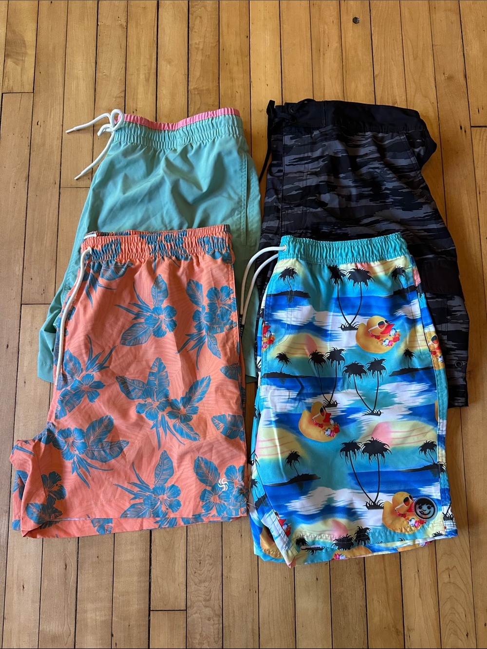 Men’s swim trunks Tropical Blue & Peach, Ducky, Black - Pack of 4